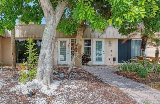 5128 CALLE MINORGA - 5128 Calle Minorga, Siesta Key, FL 34242