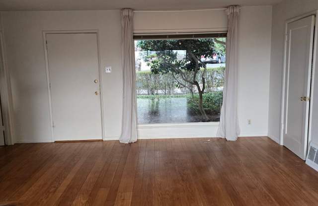 3 bed/2 bath house in Kensington with Views Gallery 4