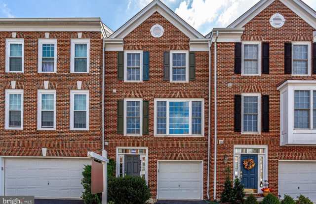 25242 DUNVEGAN Square photos photos