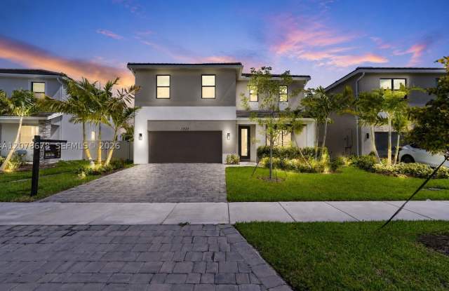 1325 NE 2nd Ct Gallery 1