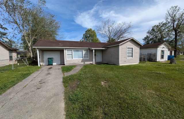 3820 W. Lynwood Dr, Beaumont TX 77706 photos photos