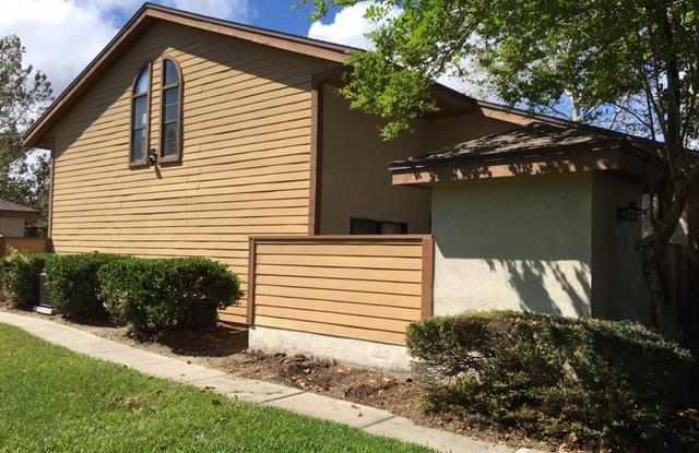 1603 CHALLENGER CT W Gallery 2