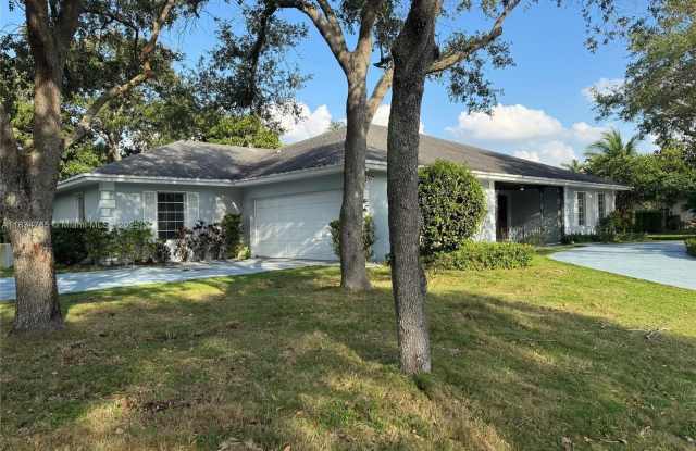 13501 SW 104th Ave photos photos