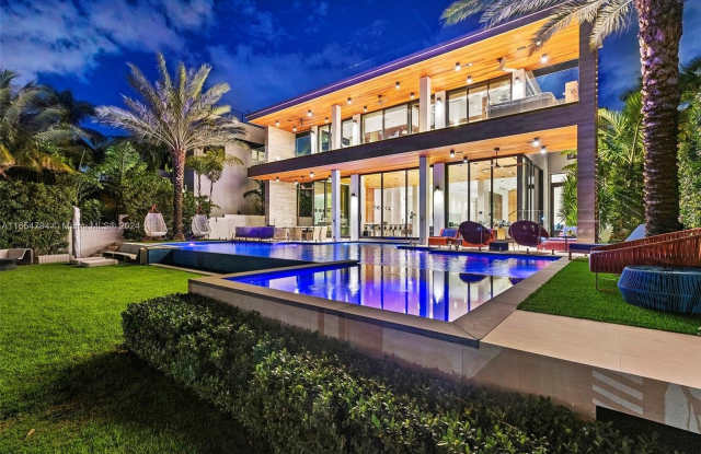 5201 Pine Tree Dr - 5201 Pine Tree Drive, Miami Beach, FL 33140