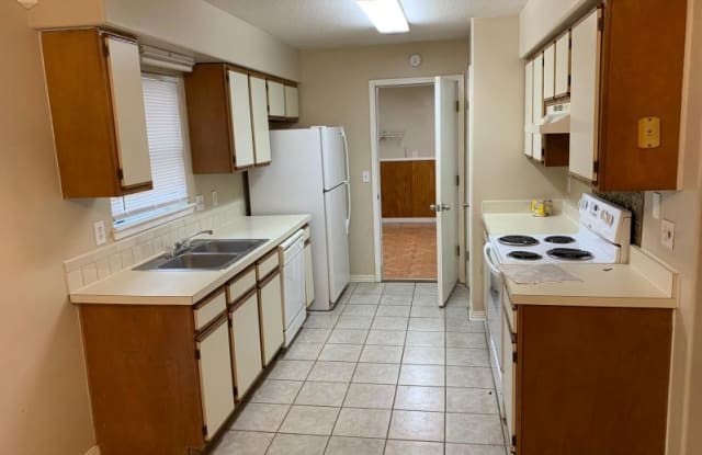 1633 Twin Oak Dr E - 1633 Twin Oak Drive East, Lakeside, FL 32068