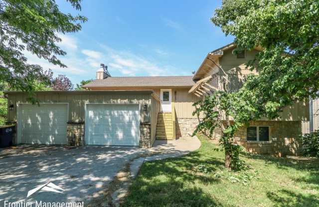 Check out this beautiful home located near Colbert Hills Golf Course! photos photos