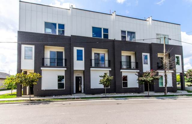 Modern 4 Bed, 4 Bath Townhouse with Rooftop Terrace in Nashville | 1,857 Sq Ft Gallery 3