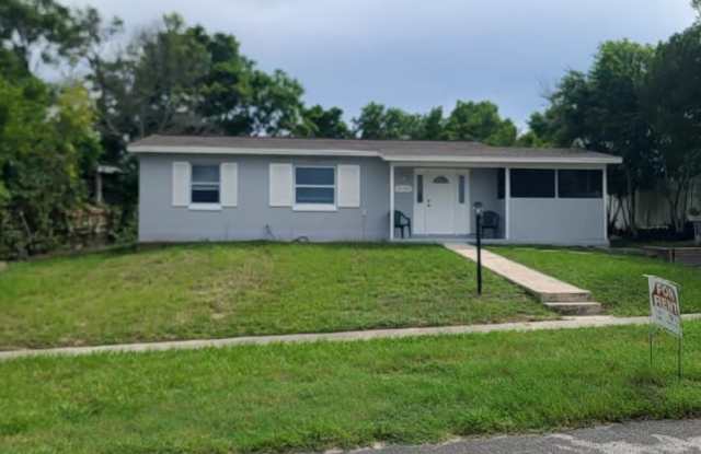 7102 Holiday Dr Gallery 1