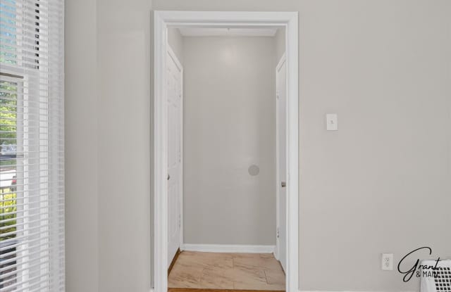 $1550 3 bedroom Redford bungalow Gallery 3