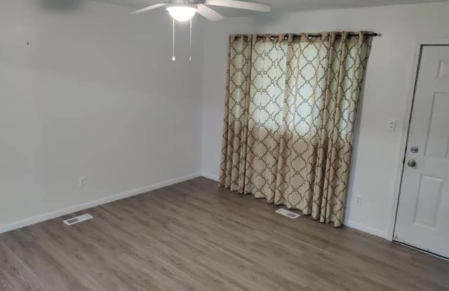 1131 Rambling Road Gallery 2