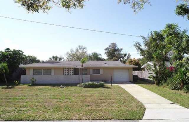 12732 138th St N - 12732 138th St N, Largo, FL 33774