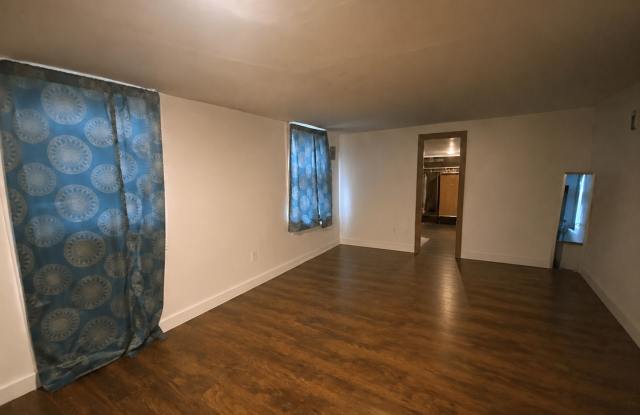 Cozy 2 bedroom allentown single home Gallery 4