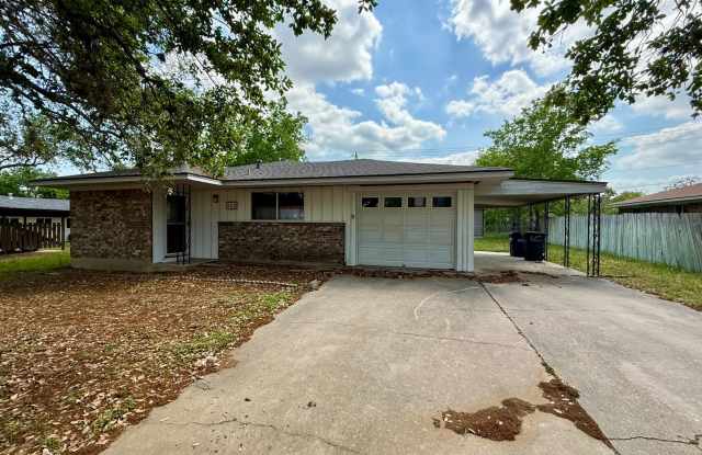 AUGUST PRE-LEASE! 3 Bed, 2 Bath Within Walking Distance of Campus! - 302 Glade Street, College Station, TX 77840 AUGUST PRE-LEASE! 3 Bed, 2 Bath Within Walking Distance of Campus! - 302 Glade Street, College Station, TX 77840