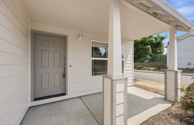 Spacious 3 Bedroom Home in East Vancouver – Great Location Near Harmony & Union Schools Gallery 4