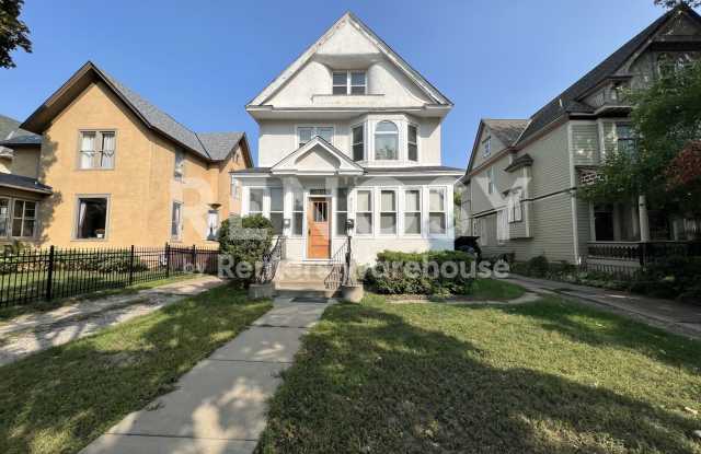 Spacious Upper-Level Duplex in the Heart of South Minneapolis. photos photos