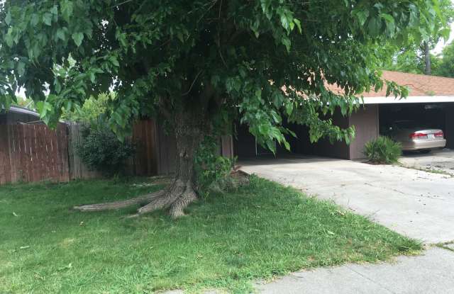 2 Bedroom 1 bath Duplex in Carmichael photos photos