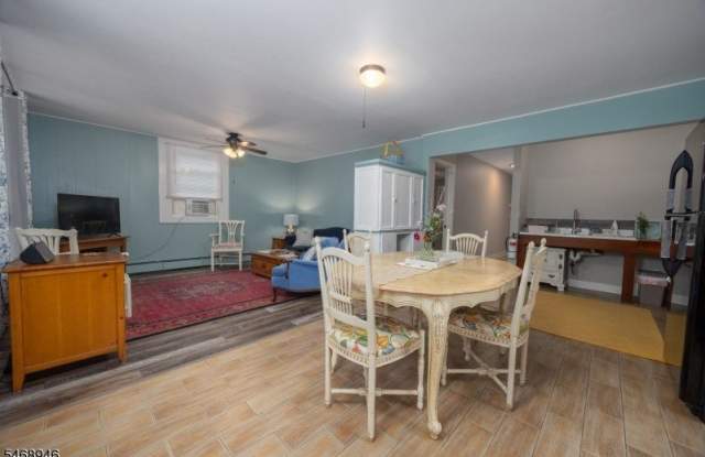 49 E Shore Dr Gallery 3