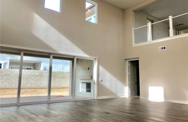 65 Chasma Gallery 4
