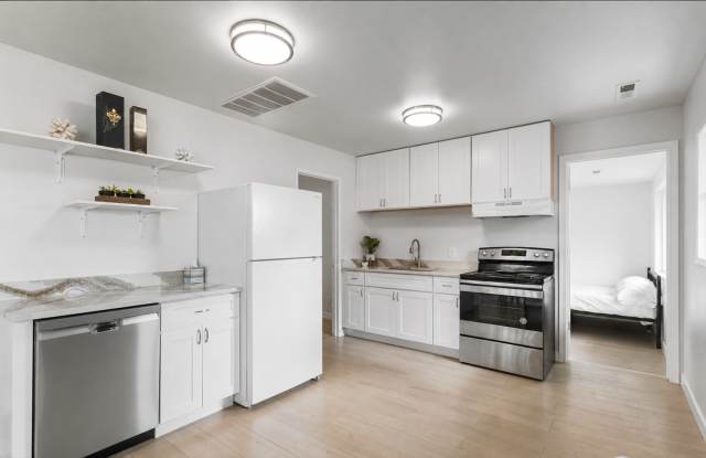 Newly Remodeled and Spacious 3 bedroom 1 bath Rambler photos photos