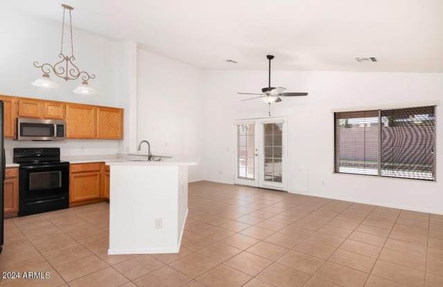 537 E Appaloosa Road Gallery 4