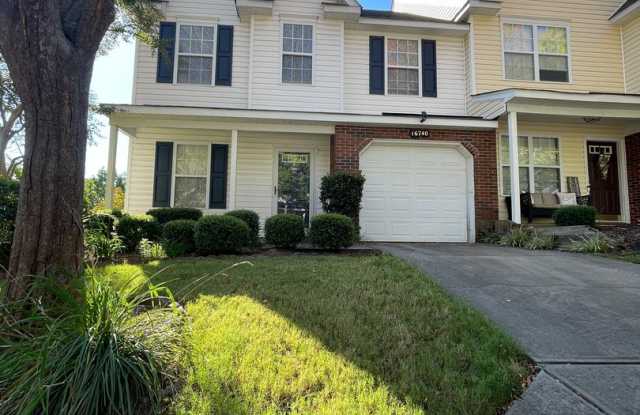 Townhouse with Owner's Suite on main level and 1 car garage - 16740 Timber Crossing Road, Charlotte, NC 28213