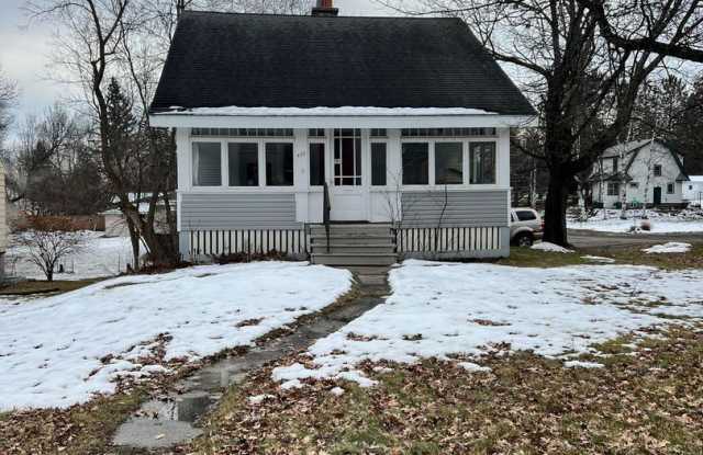 420 W Arrowhead Road - Available June! photos photos