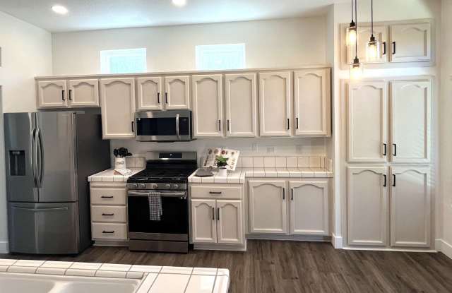 Newly Updated 3 Bedroom Home in Great Rocklin Location Gallery 3