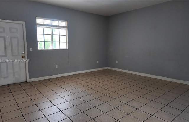 374 NE 26th Ave photos photos