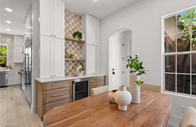 10721 BERINGER Drive Gallery 2