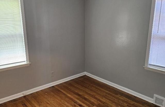 15485 Stout Street Gallery 4