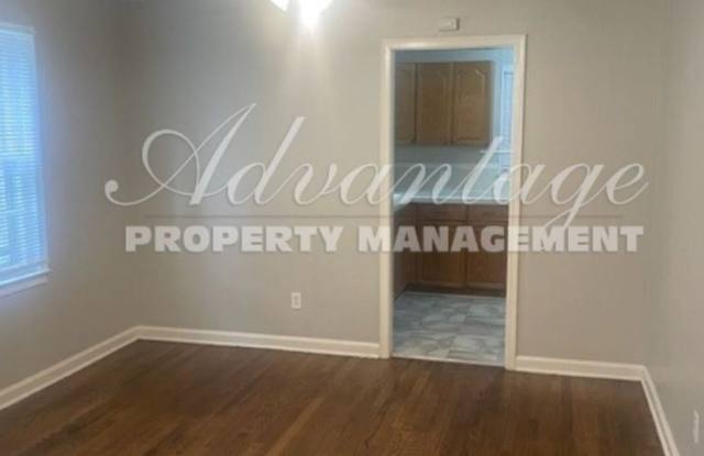 1051 Robin Hood Ln. Gallery 4