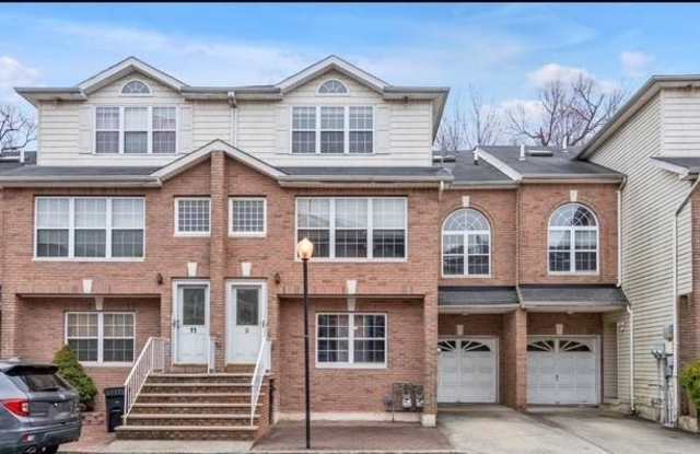 9  Daniella Ct photos photos