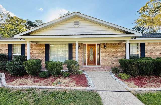 814 Pinemont Dr - 814 Pinemont Drive, Mobile, AL 36609