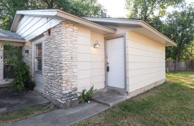 Two Bedroom Duplex - Minutes to N Lamar and Mopac photos photos