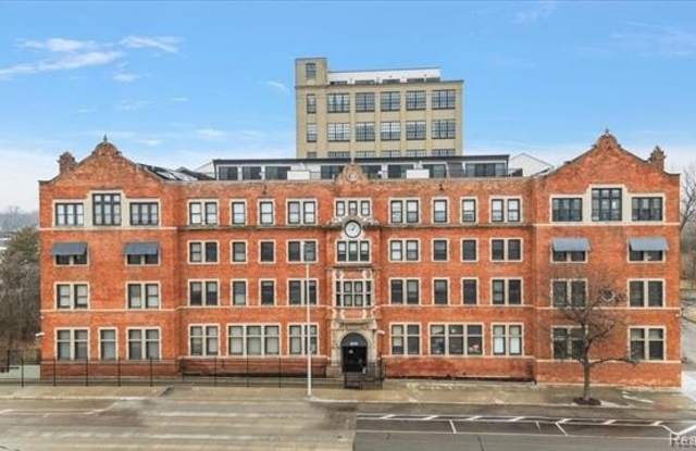 6533 E Jefferson Avenue Gallery 2
