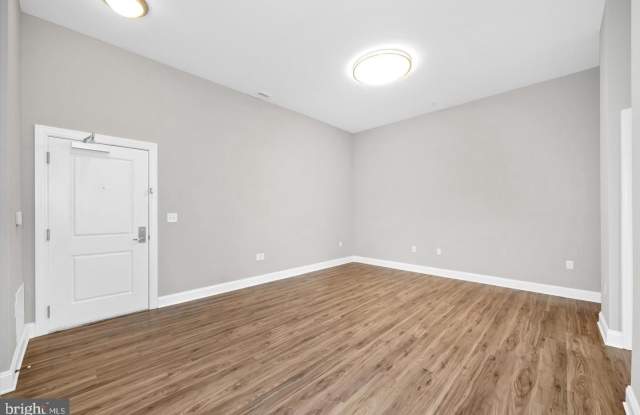 4500 LINDEN HILL Road Gallery 3
