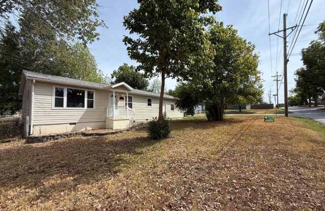 Coming soon 2BR House with fenced in yard photos photos