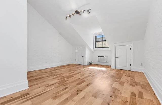 404 West 22nd Street Gallery 2