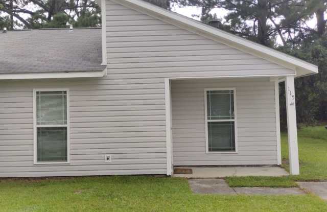 115 Village Circle - 115 Village Circle, Jacksonville, NC 28546
