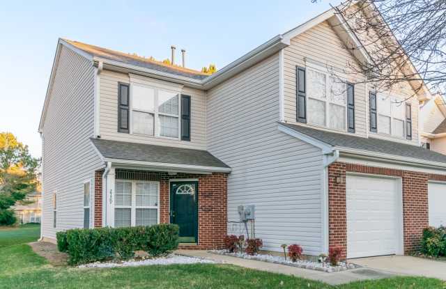 Charming end unit townhome in Matthews! photos photos