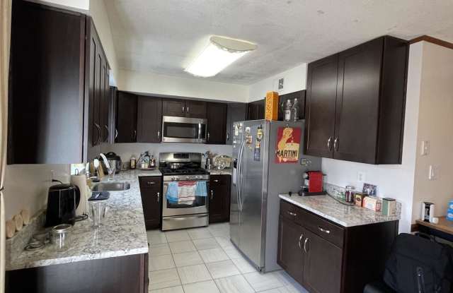 14700 BENTLEY SQUARE Gallery 4