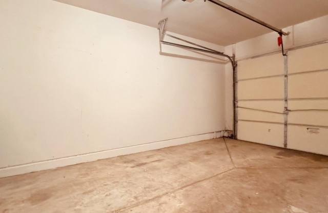 8936 SINGLELEAF Circle Gallery 4