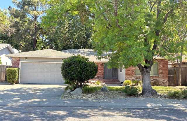 Price Reduced! Recently Updated Beautiful 3 Bedroom / 2 Bathroom Home photos photos