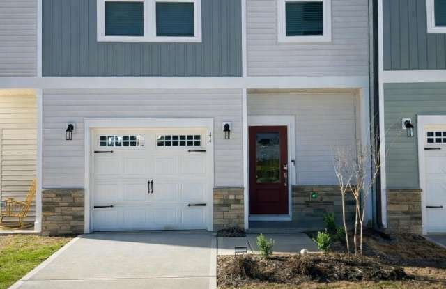 44 Charlie Circle photos photos