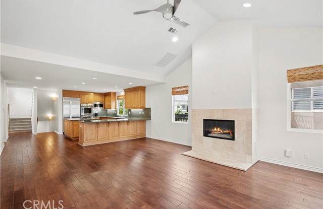 314 1/2 Larkspur Avenue Gallery 3