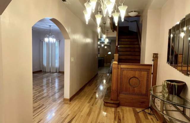 3408 W Monroe Street Gallery 2