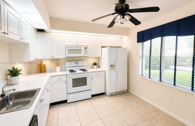 1200 SW 125th Ave photos photos
