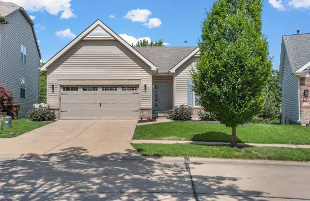 Beautiful 3-Bed, 3-Bath Home in Excellent Condition photos photos