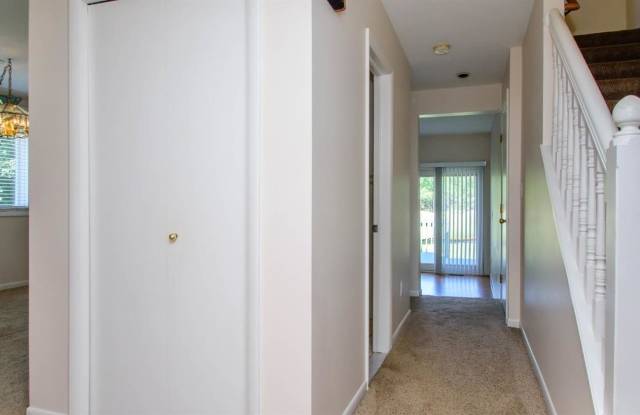 460 Village Oaks Gallery 4