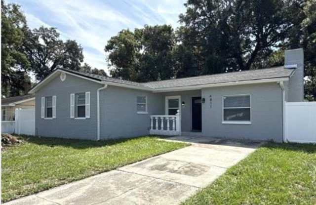 4811 East Clifton Street Gallery 1